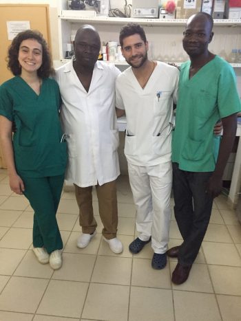 Donación de libros de Medicina del Hospital Le Bon Samaritain de Yamena (Republica de El Chad)